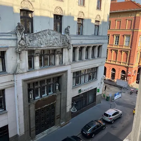Basilica Luxury Apartment